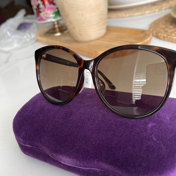 GUCCI 56mm Cat Eye Sunglasses - Picture 2 of 8